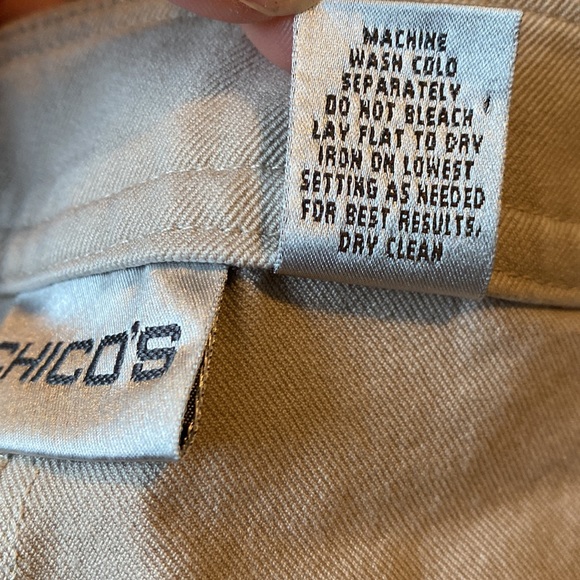 Chico’s Khaki Capris - Picture 8 of 8